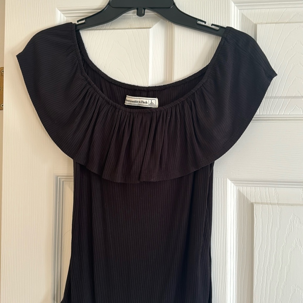 Off the shoulder Abercrombie black body suit